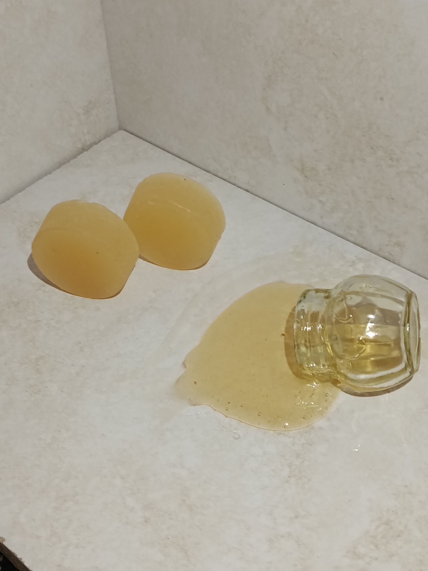 صابون عسل تهورا پوست خشک